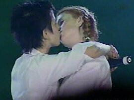 tatu lesbian kiss